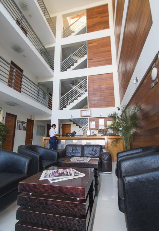 Hotel Boulevard Plaza 푸카이파 외부 사진